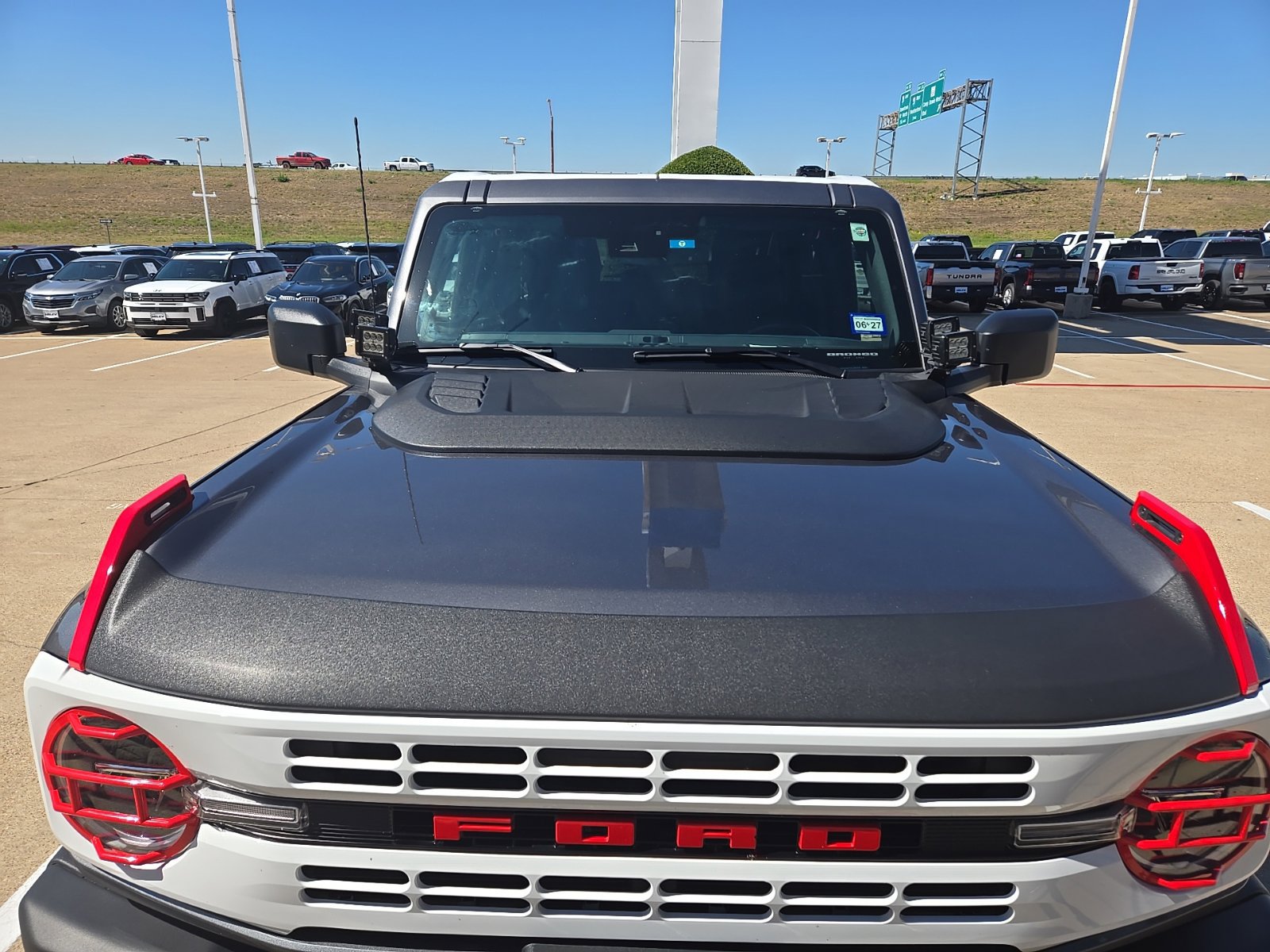 Used 2025 Ford Bronco Heritage Edition AWD/4WD image 2