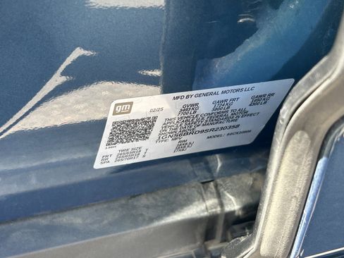Certified 2025 Chevrolet Suburban LS AWD/4WD image 17