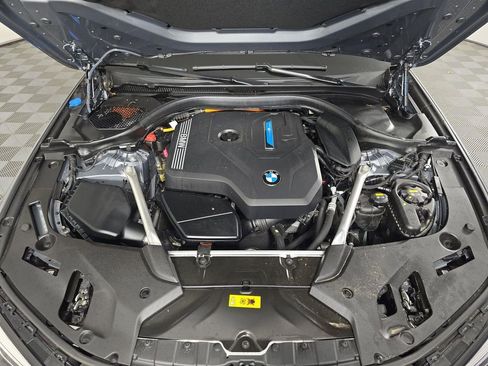Used 2023 BMW 530e xDrive w/ Premium Package image 9