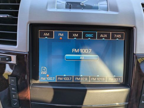 Used 2011 Cadillac Escalade Premium image 58