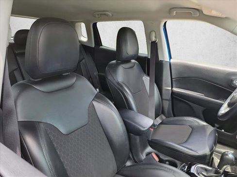 Used 2021 Jeep Compass Latitude FWD image 12