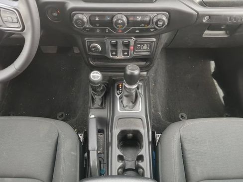 Certified 2023 Jeep Wrangler Sport AWD/4WD image 19