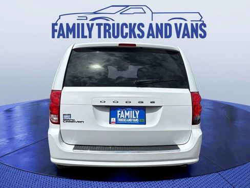 Used 2019 Dodge Grand Caravan SE w/ UConnect Hands-Free Group FWD image 4