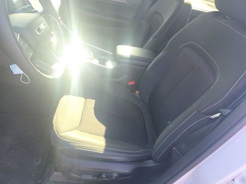 Used 2024 Jeep Grand Cherokee L Laredo AWD/4WD image 7