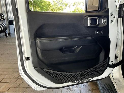 Used 2020 Jeep Wrangler Unlimited Sahara AWD/4WD image 2