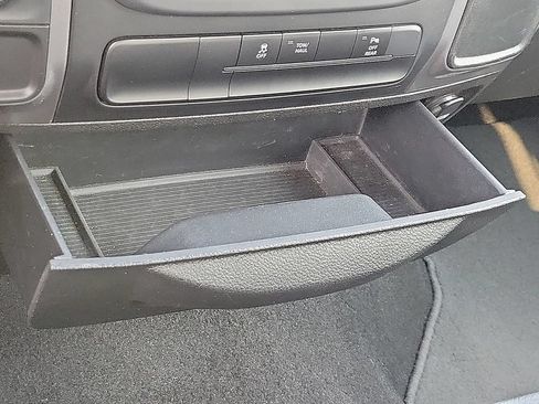 Used 2024 RAM 1500 Warlock RWD image 21