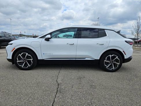 Used 2025 Chevrolet Equinox EV LT w/ Convenience Package image 4