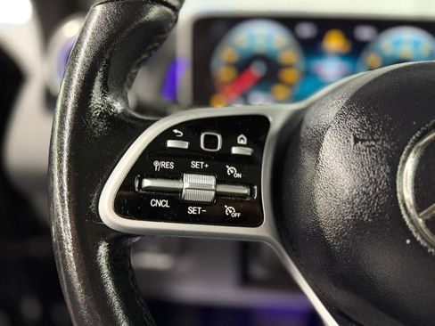 Used 2021 Mercedes-Benz GLB 250 4MATIC image 26