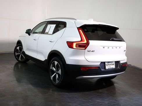 Used 2023 Volvo XC40 B5 Plus w/ Protection Package Premier AWD/4WD image 2