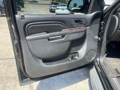 Used 2012 GMC Yukon XL Denali image 5