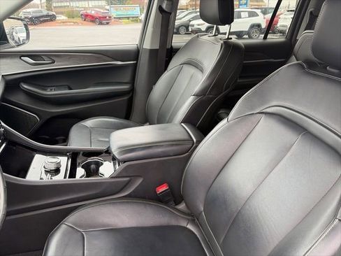 Used 2022 Jeep Grand Cherokee L Limited image 15