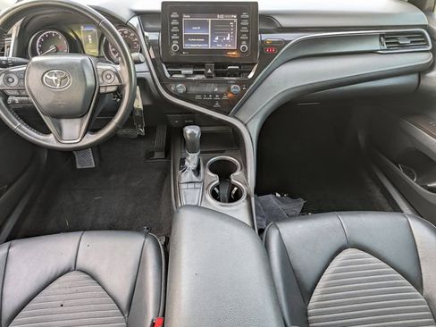 Used 2024 Toyota Camry SE image 11