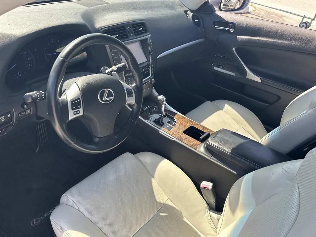 Used 2015 Lexus IS 250C w/ Luxury Package RWD image 15