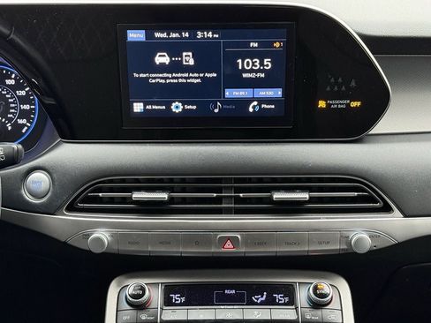 Used 2024 Chrysler Pacifica Touring-L image 22