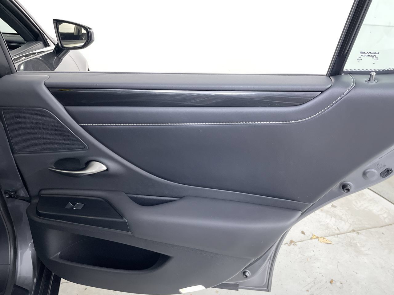 Used 2021 Lexus ES 350 w/ Accessory Package FWD image 22