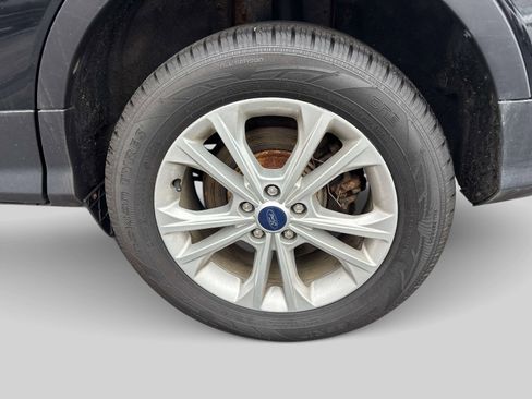 Used 2018 Ford Escape SE w/ SE Sync 3 Package image 6