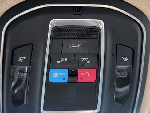 Used 2021 Jeep Grand Cherokee L Limited RWD image 20