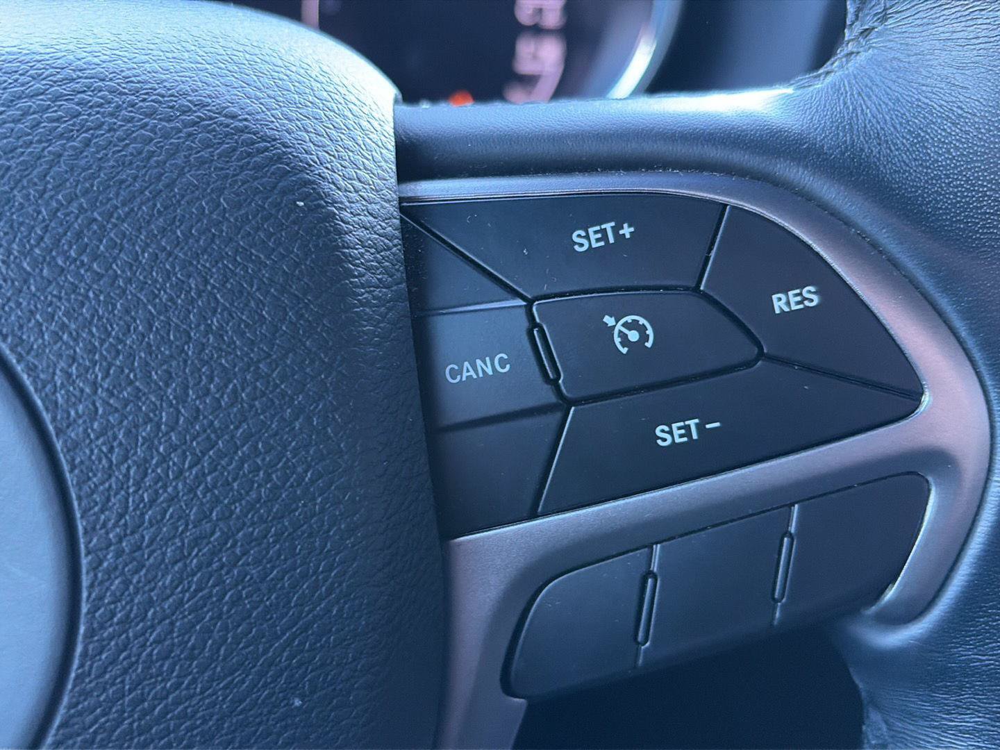 Used 2019 Jeep Grand Cherokee Altitude AWD/4WD image 14