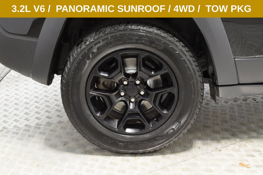 Used 2022 Jeep Cherokee Latitude w/ Sun & Sound Group AWD/4WD image 38