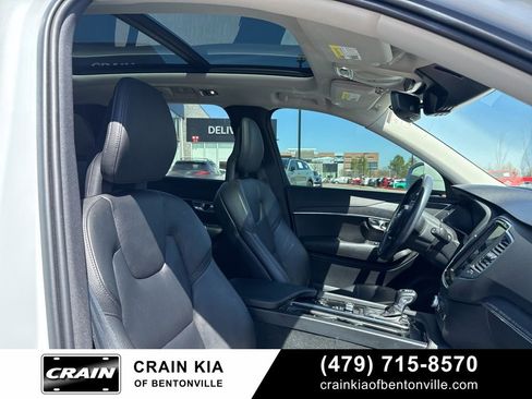 Used 2020 Volvo XC90 T6 Momentum image 3