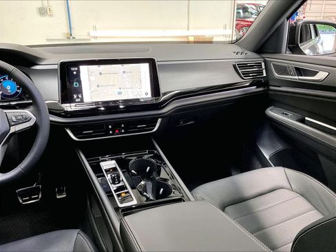 New 2026 Volkswagen Atlas Cross Sport SEL R-Line AWD/4WD image 9