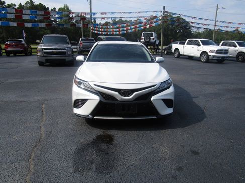 Used 2018 Toyota Camry XSE image 2