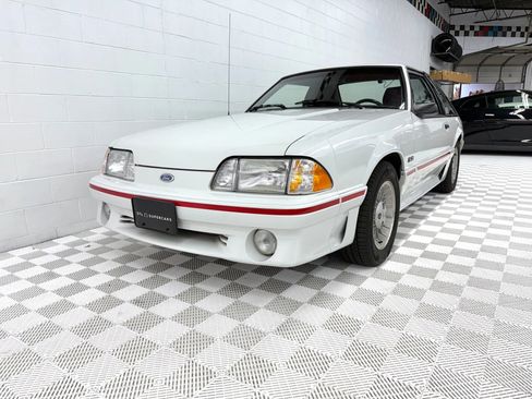 Used 1988 Ford Mustang GT image 3