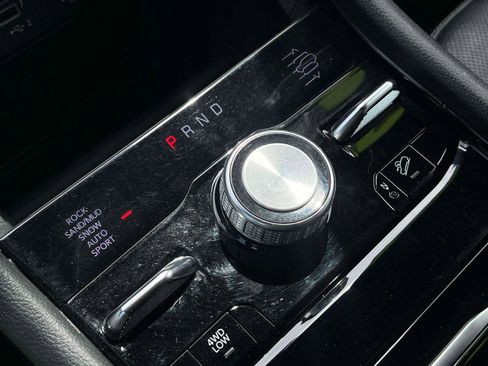 Used 2023 Jeep Grand Cherokee Overland AWD/4WD image 14