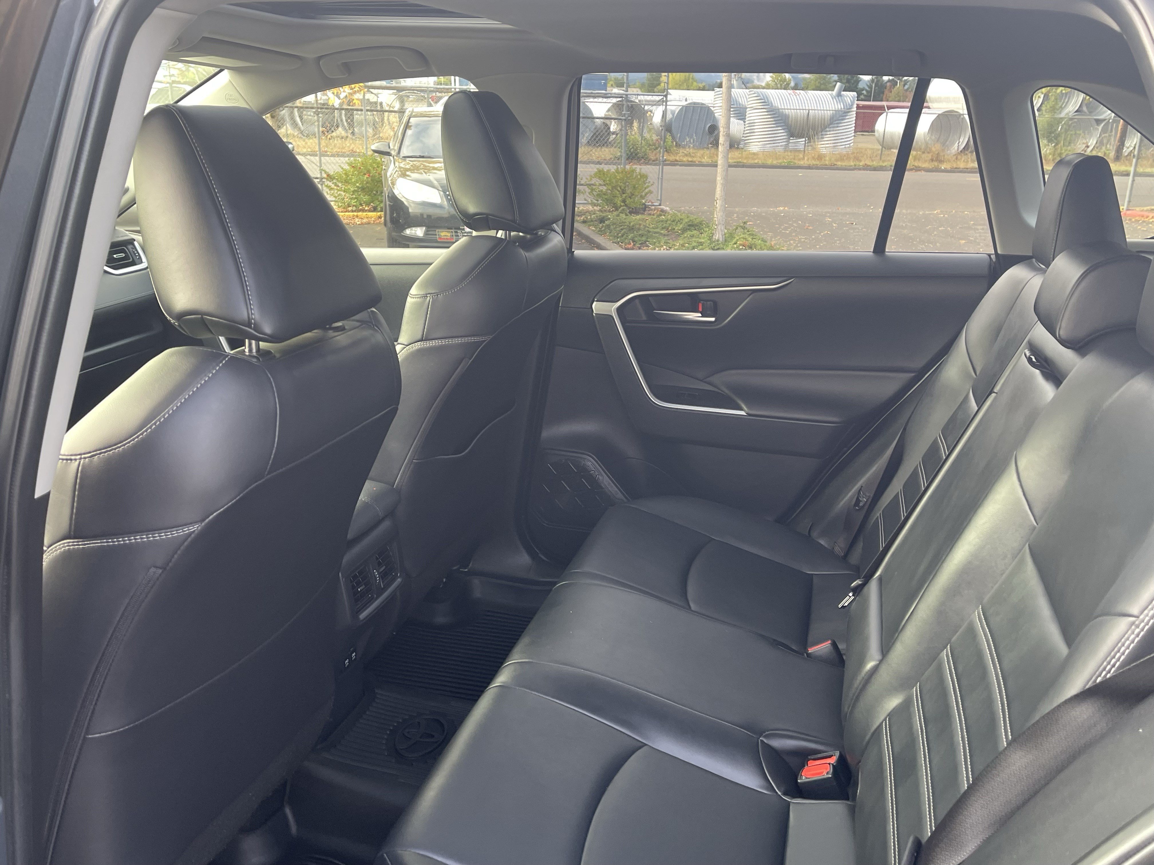 Used 2020 Toyota RAV4 XLE Premium AWD/4WD image 14