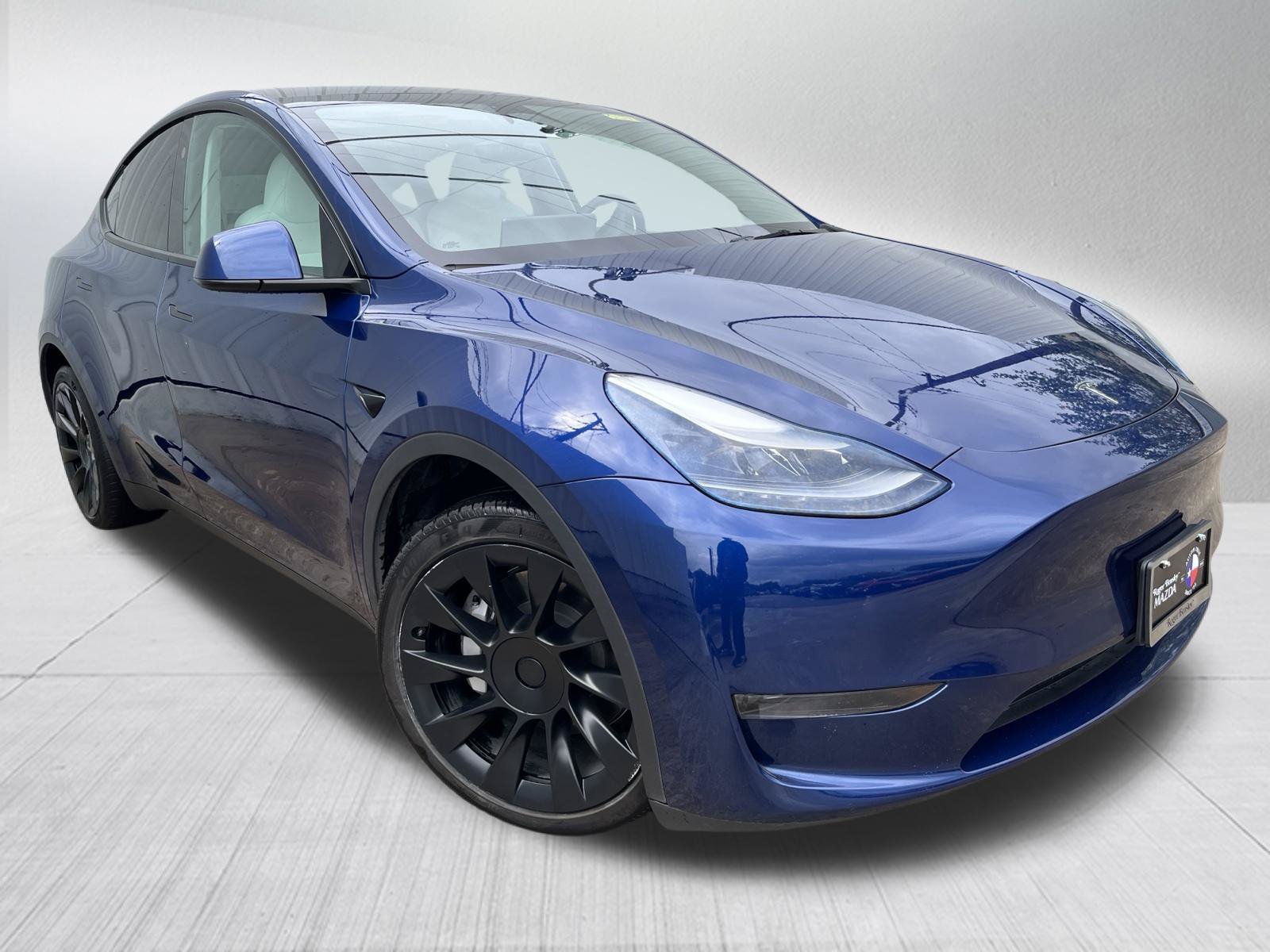 Used 2024 Tesla Model Y 2WD image 3