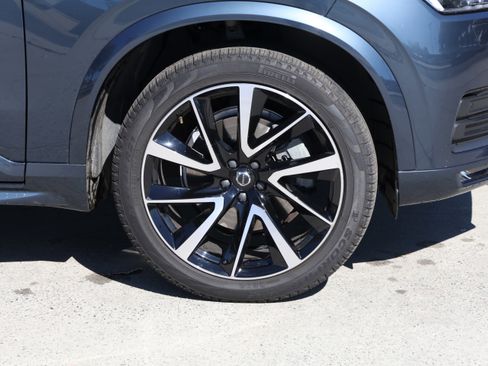 Used 2022 Volvo XC90 T6 Momentum w/ Advanced Package image 11