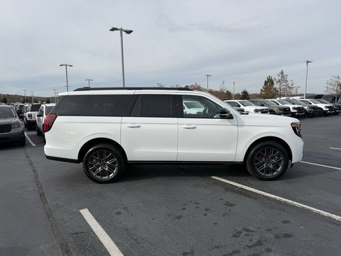 New 2025 Ford Expedition Max Platinum w/ Stealth Performance Package image 9