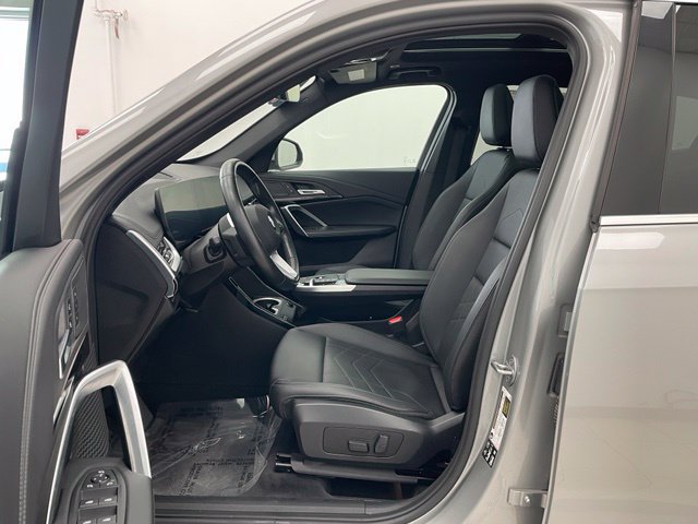 Used 2025 BMW X1 xDrive28i AWD/4WD image 9