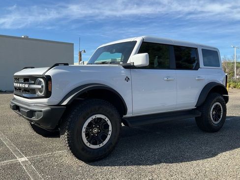 New 2025 Ford Bronco Outer Banks w/ Sasquatch Package image 76