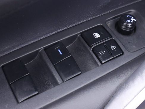 Used 2020 Toyota Corolla SE FWD image 25