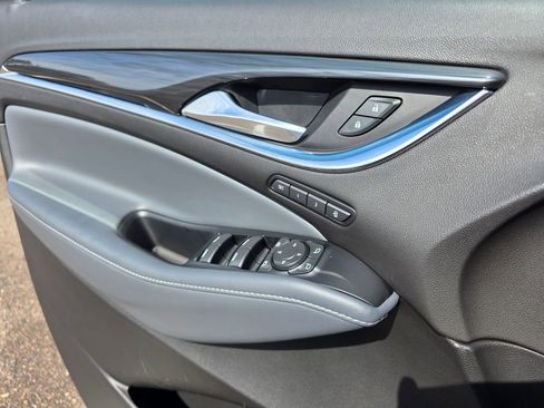 Used 2024 Buick Enclave Premium image 14