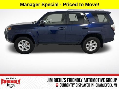 Used 2018 Toyota 4Runner SR5 AWD/4WD image 3