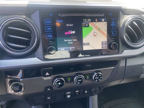 Used 2018 Toyota Tacoma TRD Off-Road RWD image 16