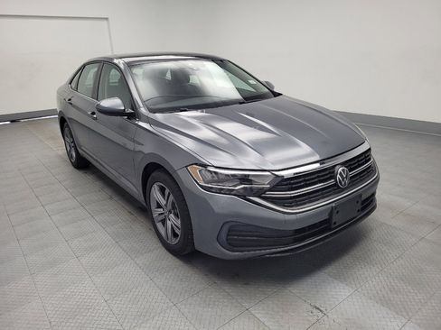 Used 2024 Volkswagen Jetta SE w/ Panoramic Sunroof Package image 13