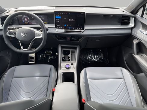 New 2026 Volkswagen Tiguan SE R-Line AWD/4WD image 9