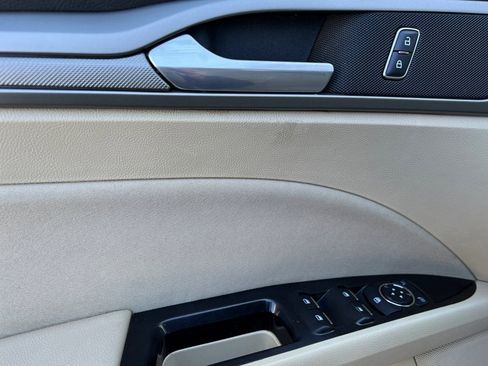 Used 2013 Ford Fusion SE image 10