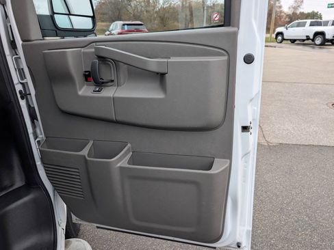 Used 2024 GMC Savana 2500 w/ Driver Convenience Package image 22