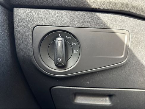 Used 2021 Volkswagen Tiguan S image 16