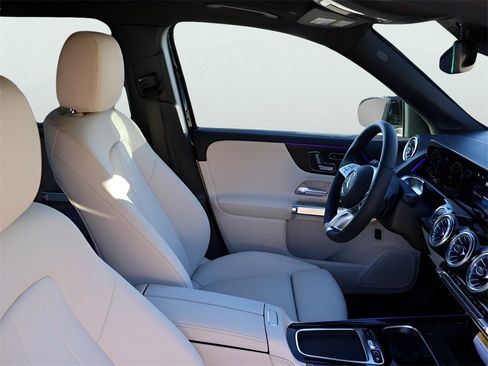New 2026 Mercedes-Benz GLB 250 4MATIC image 10