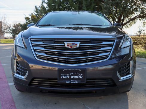 Used 2019 Cadillac XT5 Luxury image 2