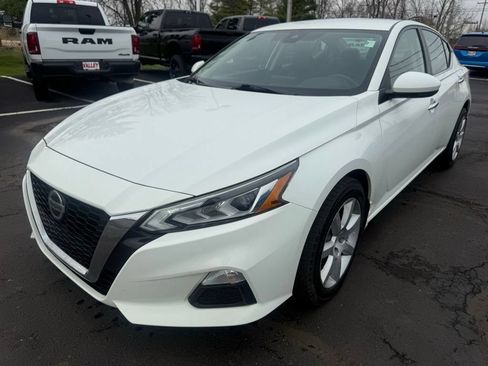Used 2022 Nissan Altima 2.5 AWD/4WD image 2