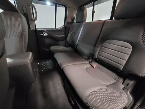 Used 2019 Nissan Frontier PRO-4X image 8