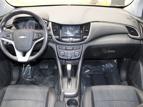 Used 2019 Chevrolet Trax LT w/ LT Convenience Package AWD/4WD image 30