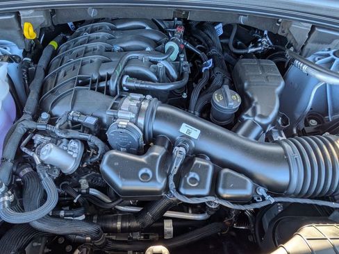 New 2025 Jeep Grand Cherokee L Laredo w/ Luxury Tech Group I RWD image 14