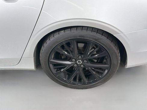Used 2018 Volvo S90 T5 Momentum w/ Convenience Package FWD image 32